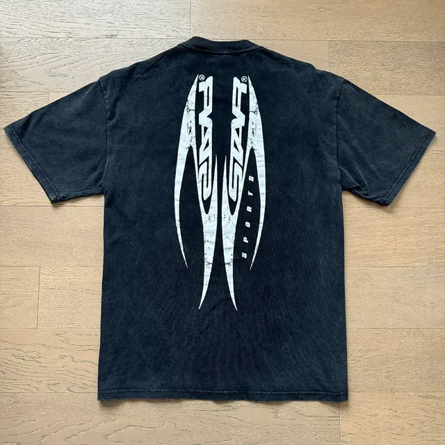 T-shirt Hellstar imprimé graphique à lavage usé 4