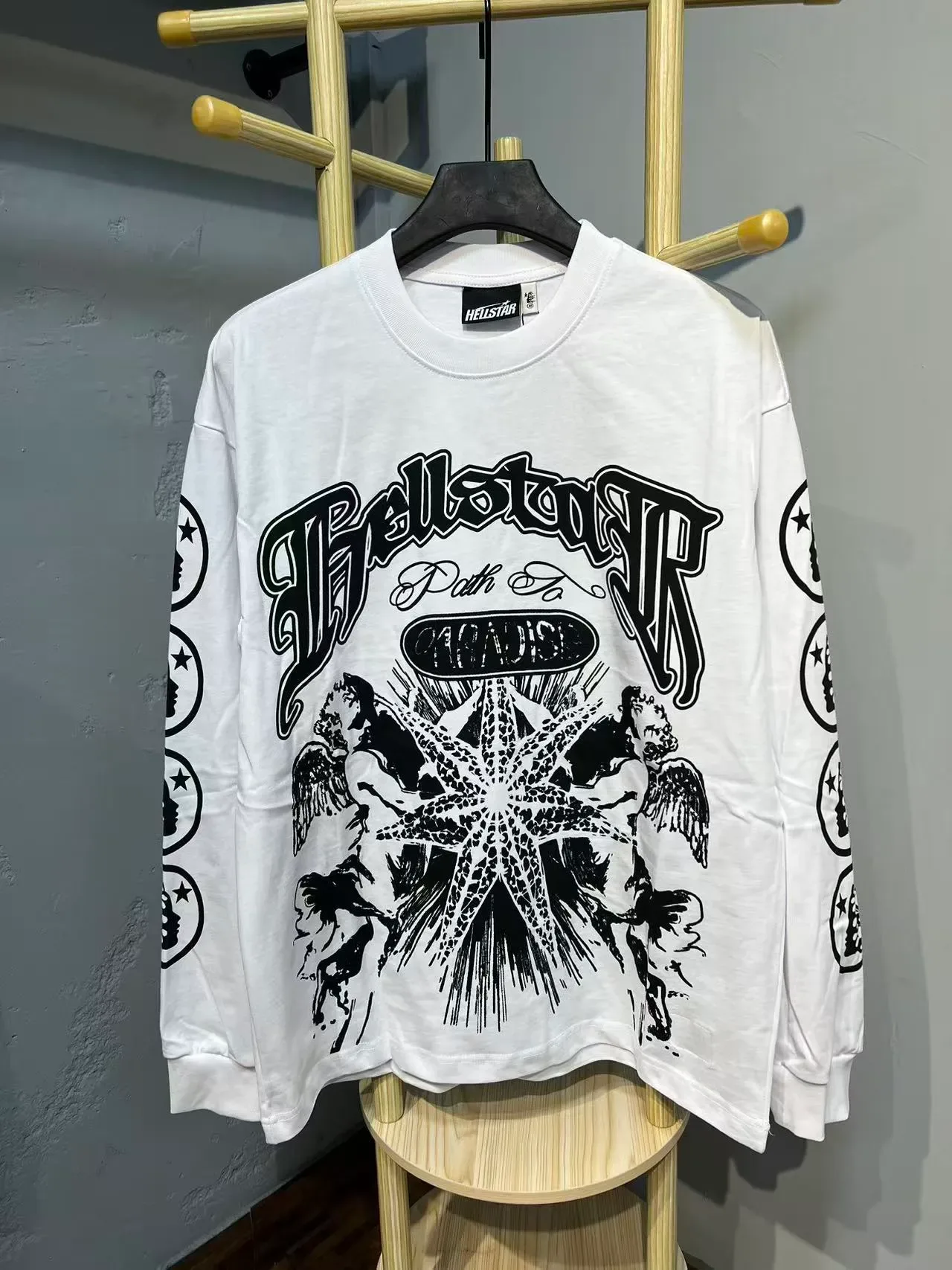 Hellstar গ্রাফিক প্রিন্ট লং-স্লিভ ক্রুনেক টি-শার্ট 9