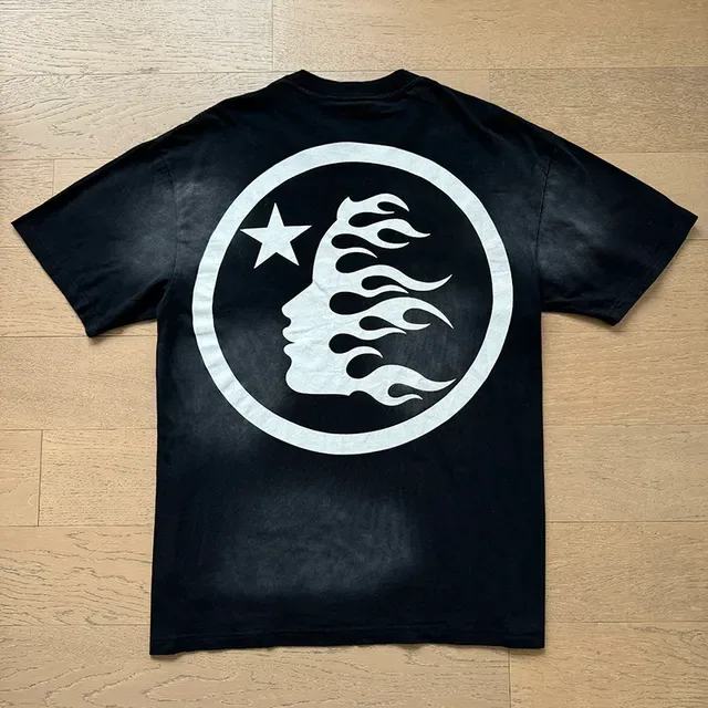 Camiseta oversized preta com estampa gráfica Hellstar 10