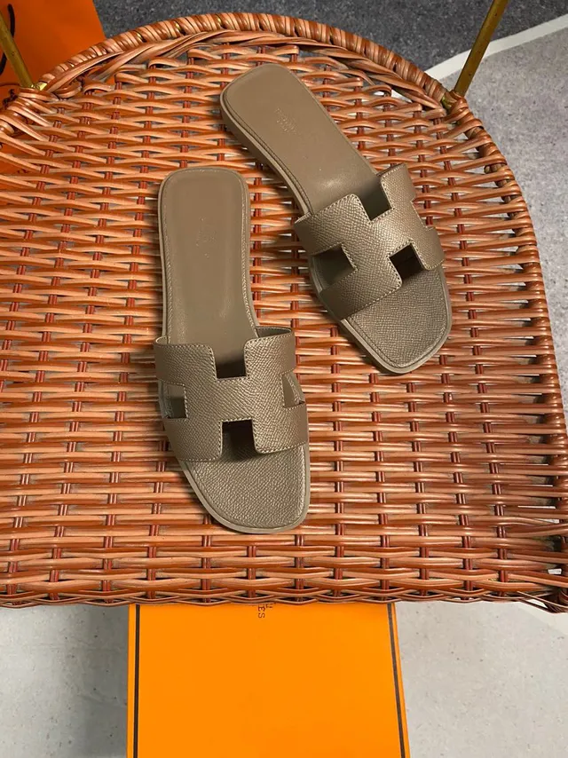 Hermès Beige H-Shaped Strap Flat Sole Slippers 3