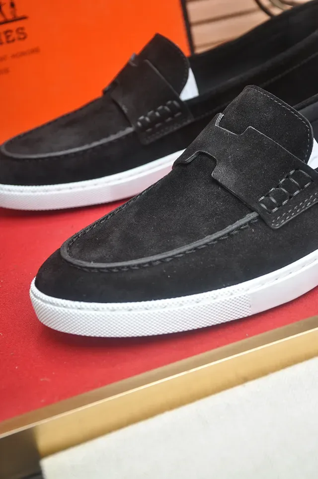 Hermès Preto Branco Camurça Sola de Borracha Loafer 2