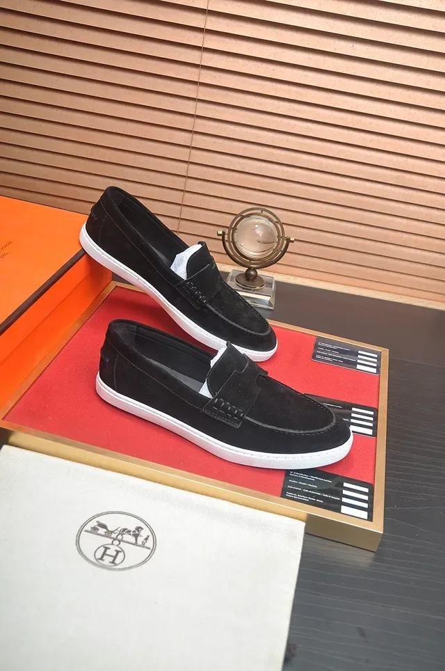 Hermès Preto Branco Camurça Sola de Borracha Loafer 4
