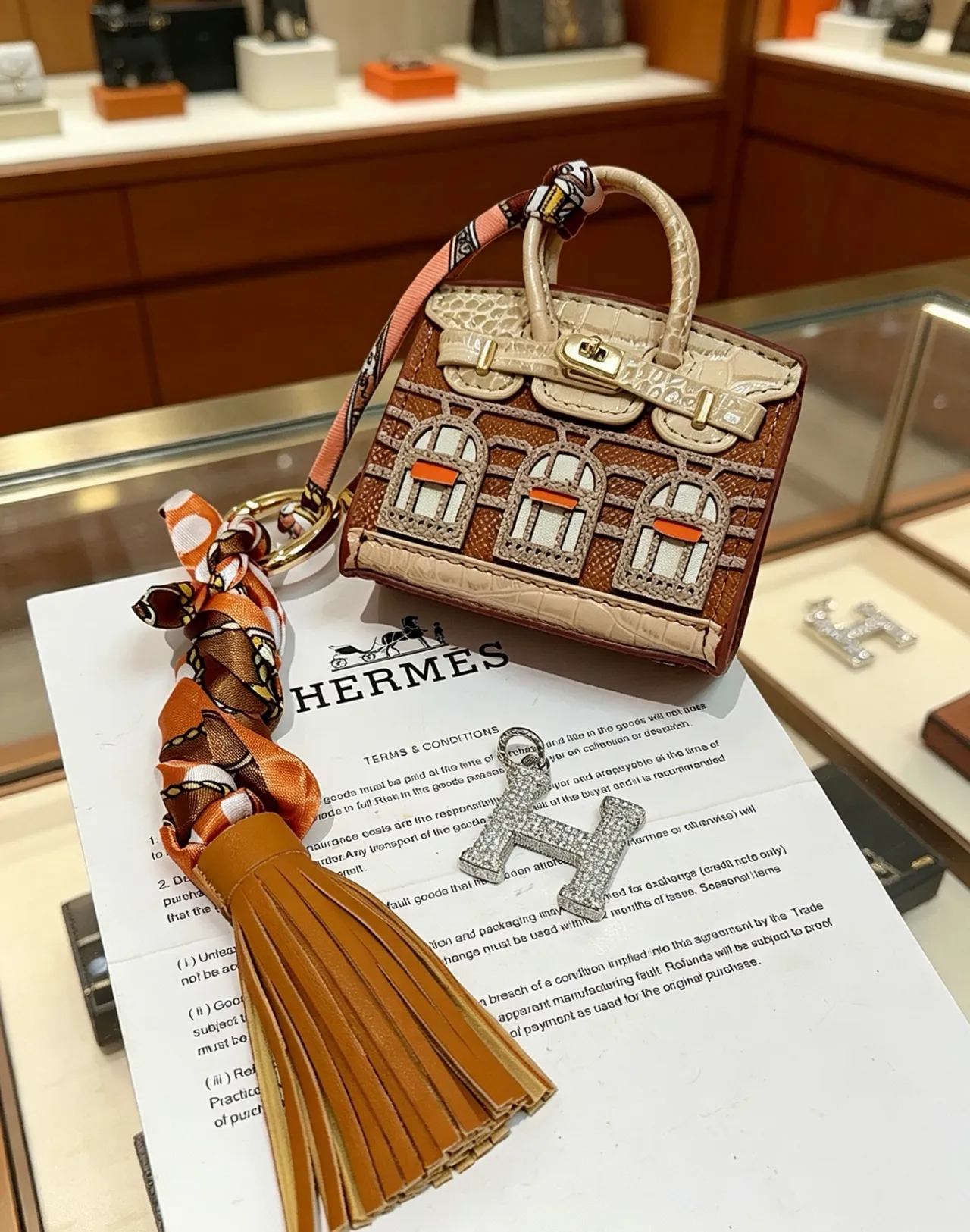 Hermès 棕褐米色 迷你 建筑图案 鳄鱼压花 皮革 手提袋 2