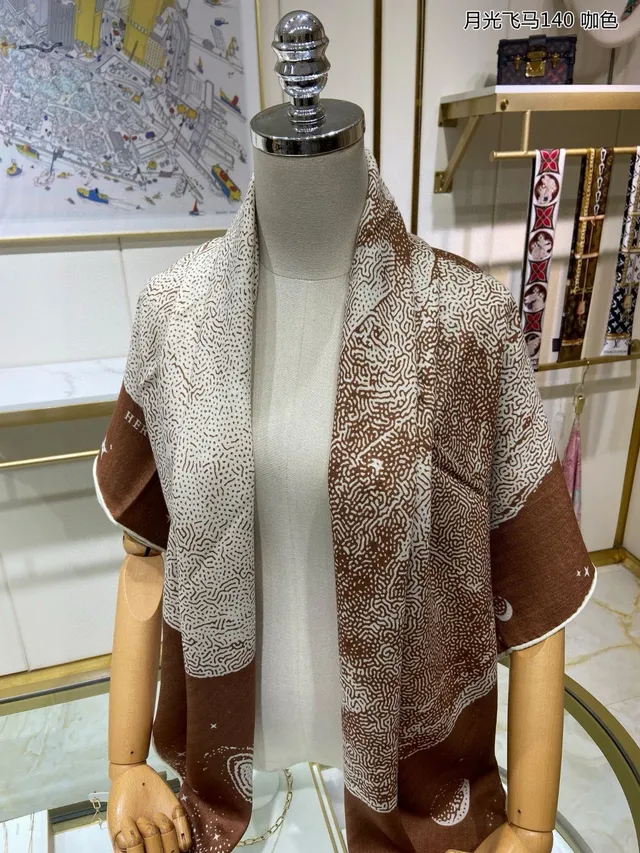Hermès Brown Beige Printed Geometric Labyrinth Pattern Star Motifs Silk Scarf 8