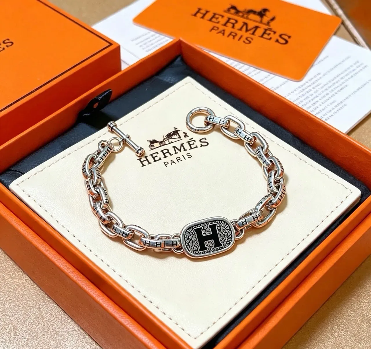 Hermès Chaine d'Ancre سلاسل قفلية فضية سوداء ثقيلة نقش 'H' أنماط سوار 6