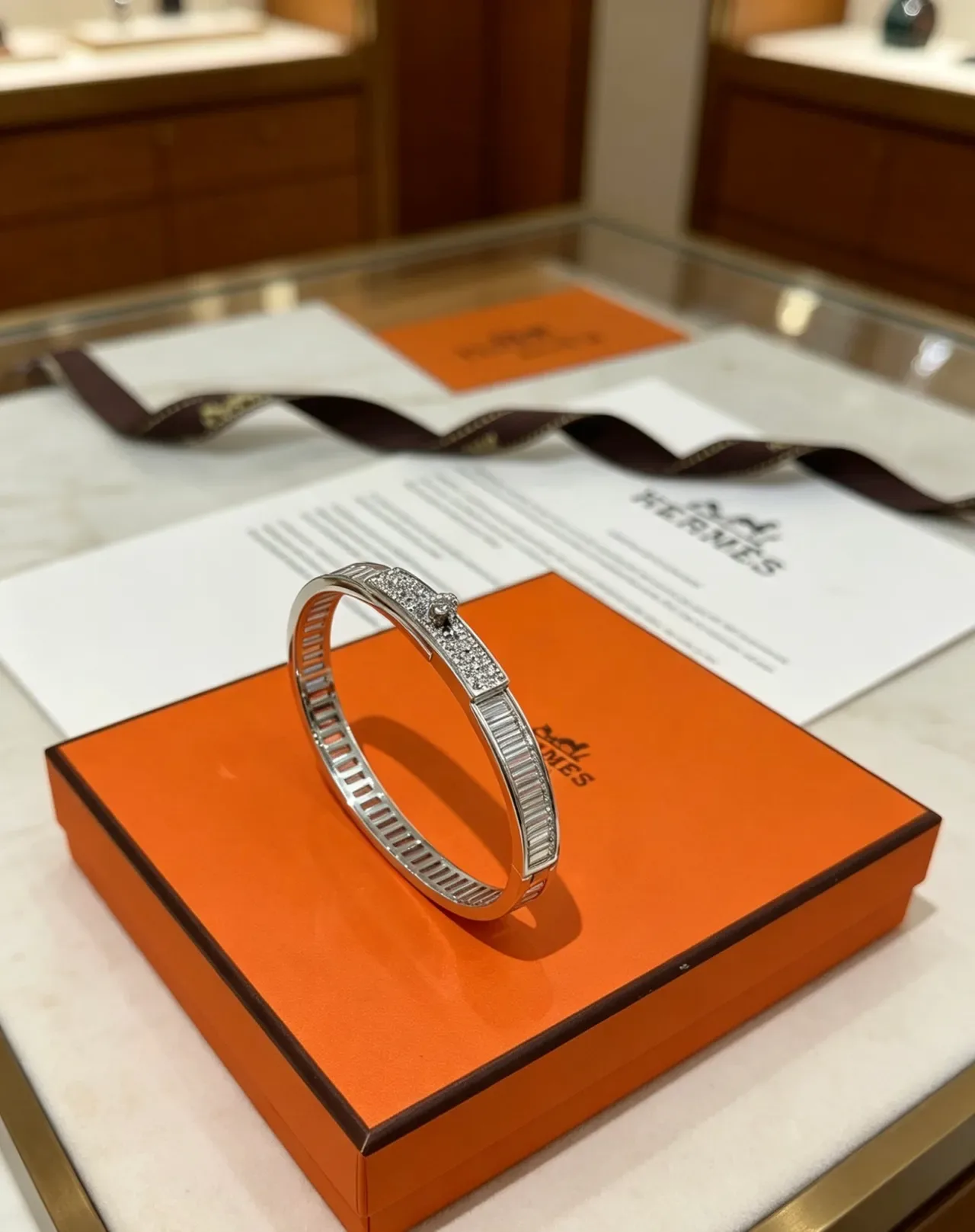 爱马仕 Clic H 钻石镶嵌长条形手镯 5