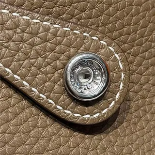 Hermès Evelyne مثقب H Logo جلد التبغ حقيبة تحت الإبط 10