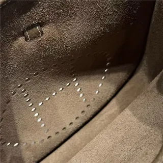 Hermès Evelyne مثقب H Logo جلد التبغ حقيبة تحت الإبط 11