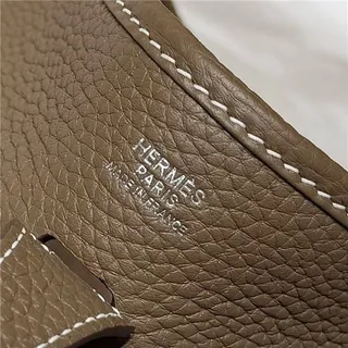 Hermès Evelyne مثقب H Logo جلد التبغ حقيبة تحت الإبط 13