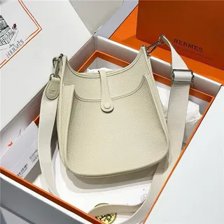 Hermès Evelyne مثقب H Logo جلد التبغ حقيبة تحت الإبط 18