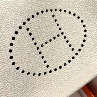 Hermès Evelyne مثقب H Logo جلد التبغ حقيبة تحت الإبط 23