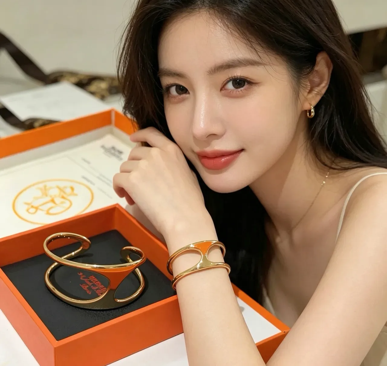 Hermès 金黑雕塑抛光手链 2