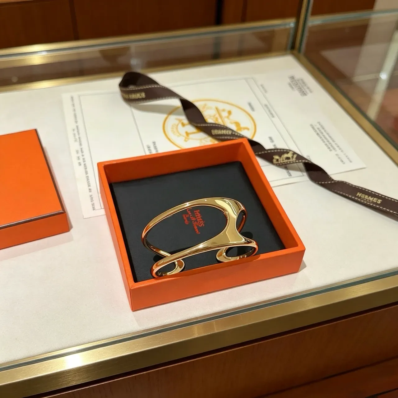 Hermès 金黑雕塑抛光手链 5