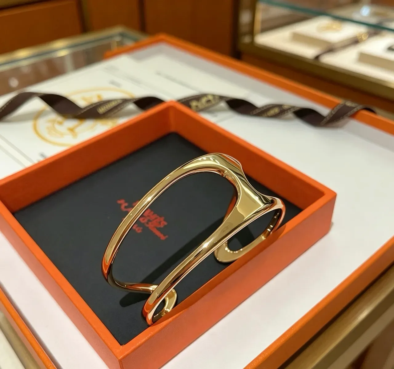 Hermès 金黑雕塑抛光手链 6
