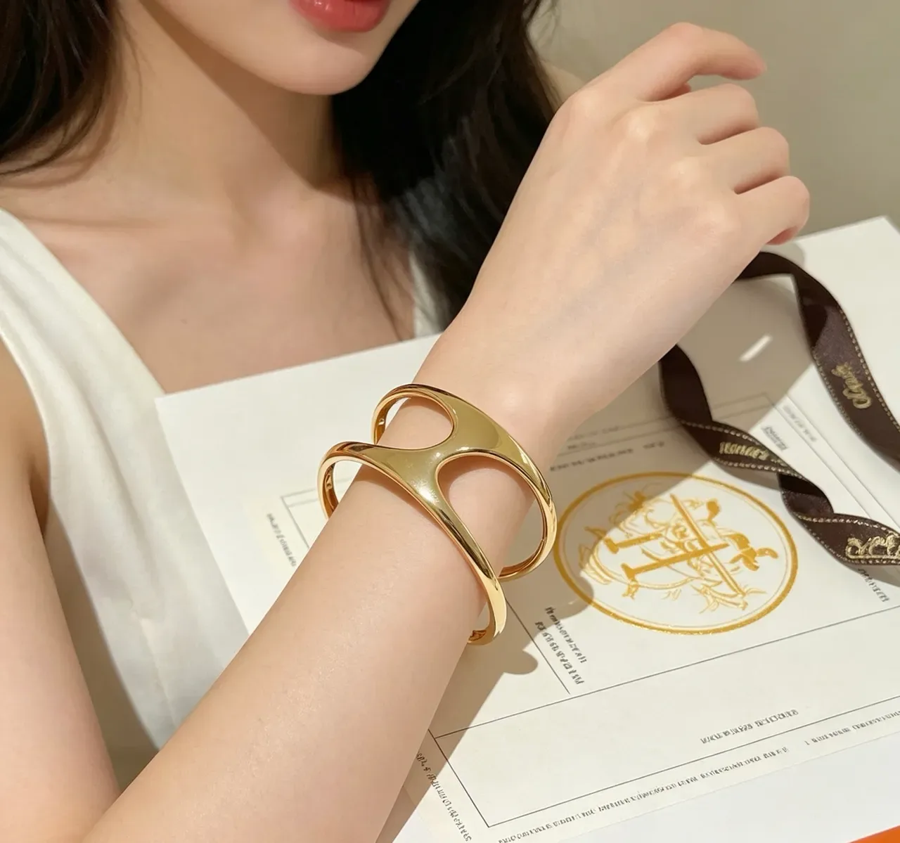 Hermès 金黑雕塑抛光手链 7