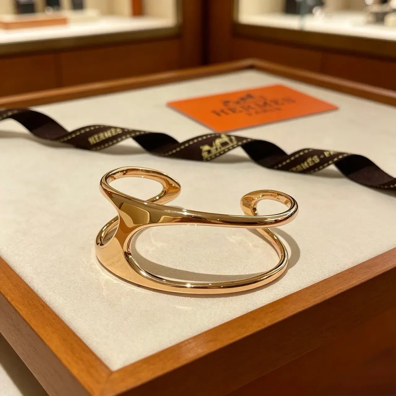 Hermès 金黑雕塑抛光手链 9