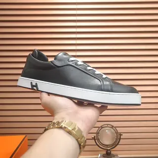 Hermès H Sneaker 黑白皮革生活方式运动鞋