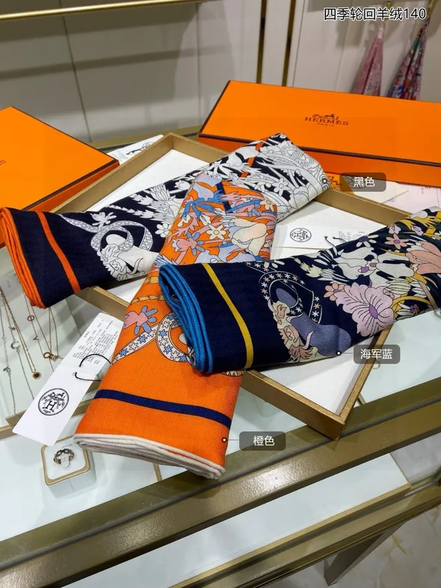 Hermès Cachecol de Cachemira com motivo line-art rayado navy laranja branco 3