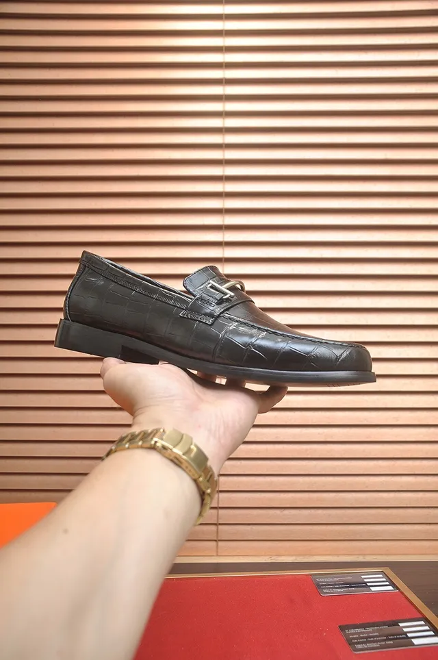 Hermès Oran Black Crocodile-Embossed Leather Loafers 4