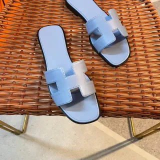 Hermès Oran হালকা নীল এবং রূপালী H-Strap স্লিপার