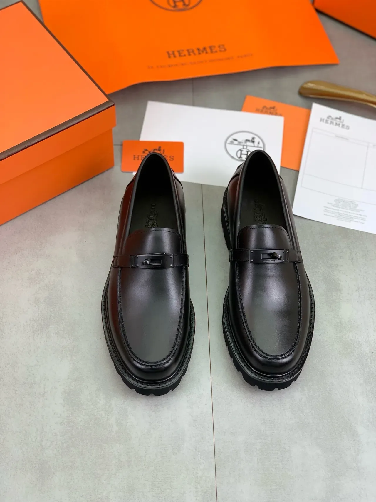 Hermès Oran लूफर काला चमड़ा H-Buckle लुग सोल लूफर 5