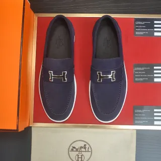 Hermès Oran नेवी व्हाइट सूड अपर कॉन्ट्रास्ट सोल लोफर