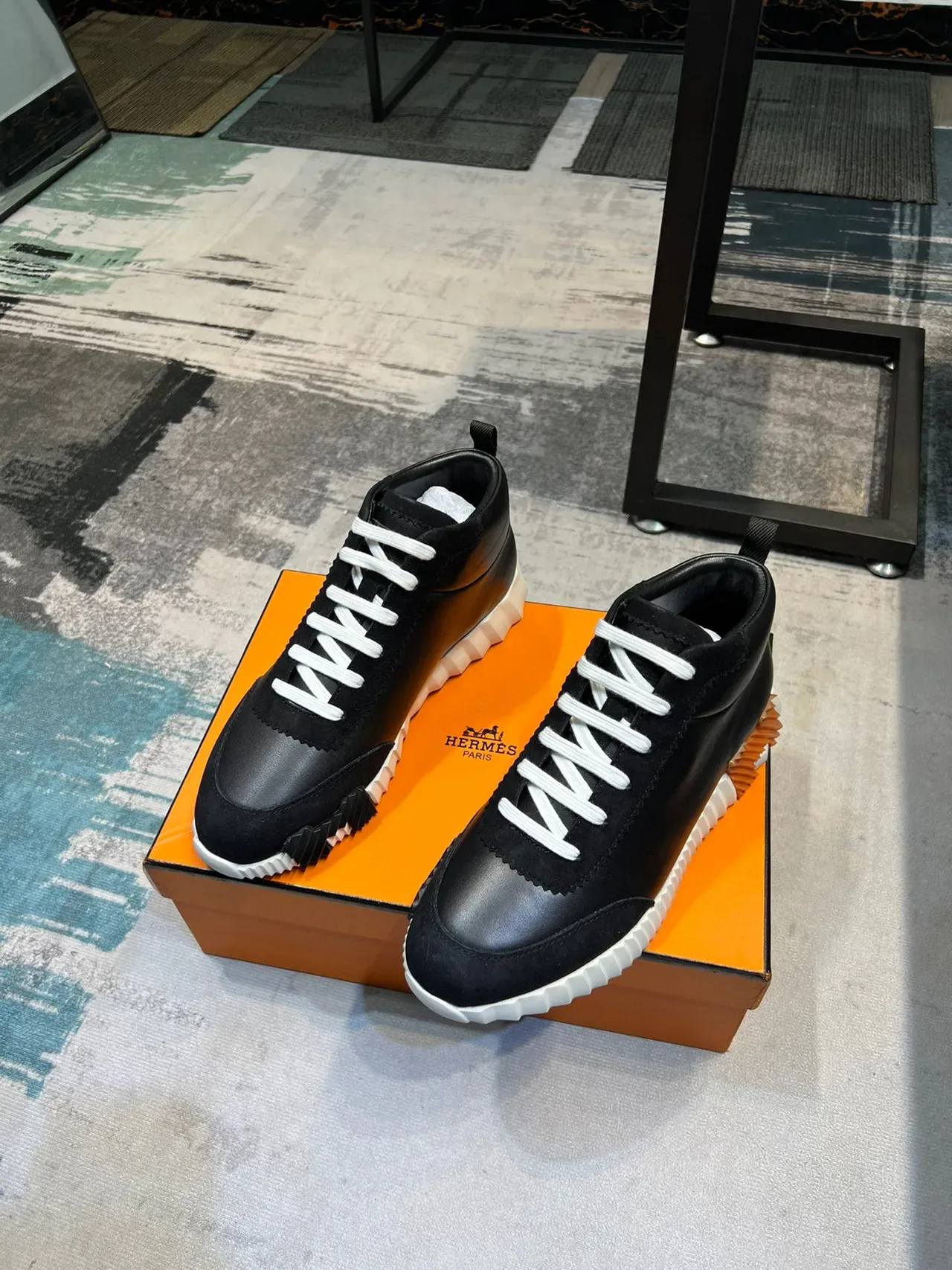 Hermès Oran Sneaker 黑色白色橙色生活方式运动鞋 2