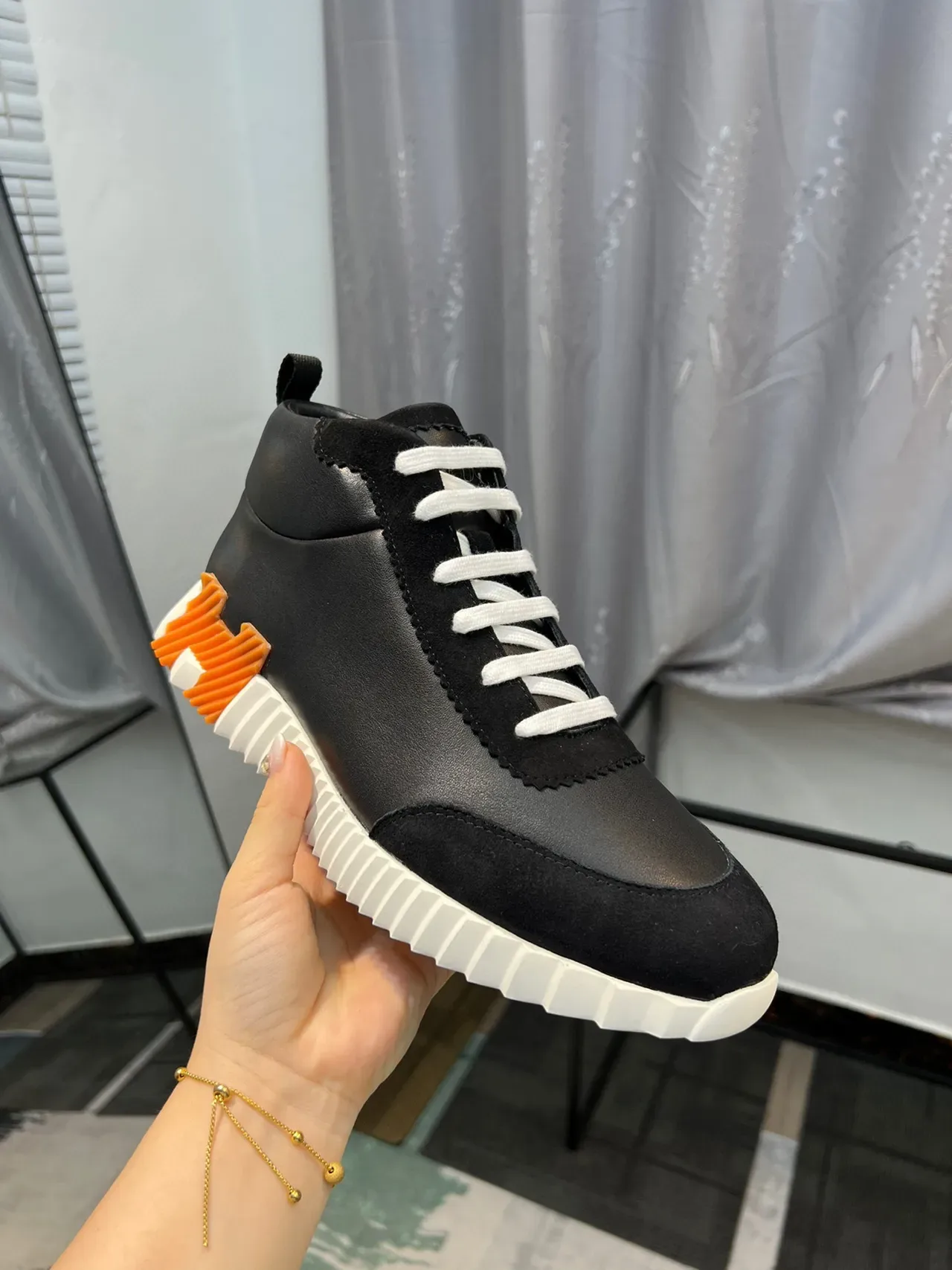 Hermès Oran Sneaker 黑色白色橙色生活方式运动鞋 6