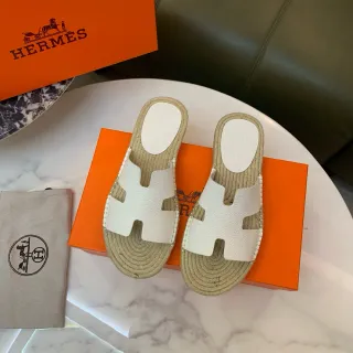 Hermès Oran नعال جلد أبيض H-Strap إسفالسوبيدي