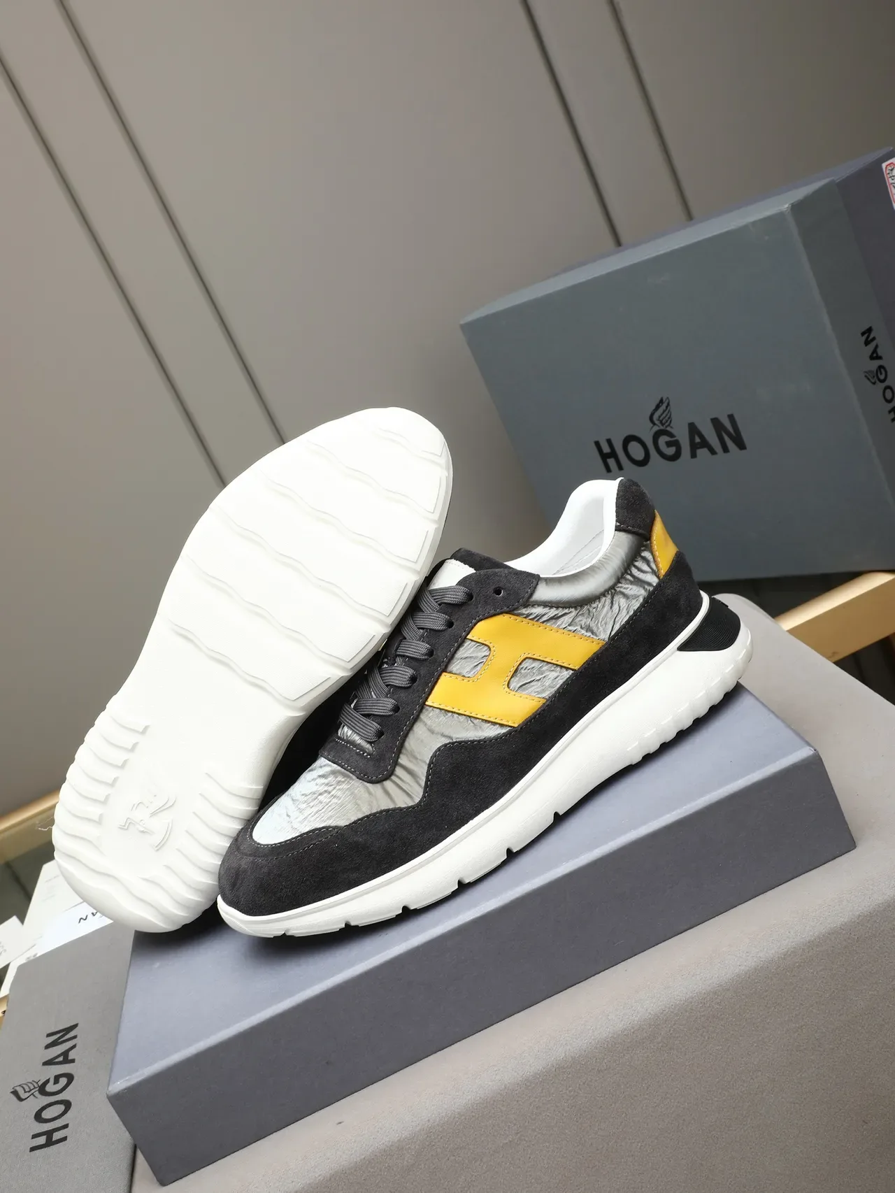 Hogan 黑色 黄色 厚底平台鞋底 oversized H 标志 生活方式运动鞋 4