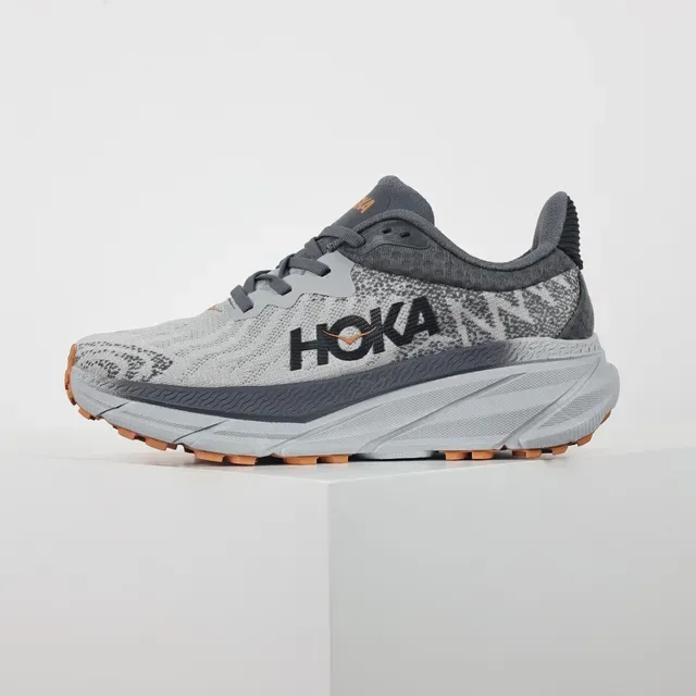 Hoka ग्रे ऑरेंज इंजीनियर किट अपर मैक्सिमलाइज्ड कुशन मिडसोल रनिंग जूते 9