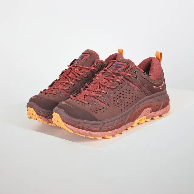 Hoka Speedgoat बर्गंडी नारंगी मोटी परफोरेटेड सुड-मेश अपर रनिंग जूते 2