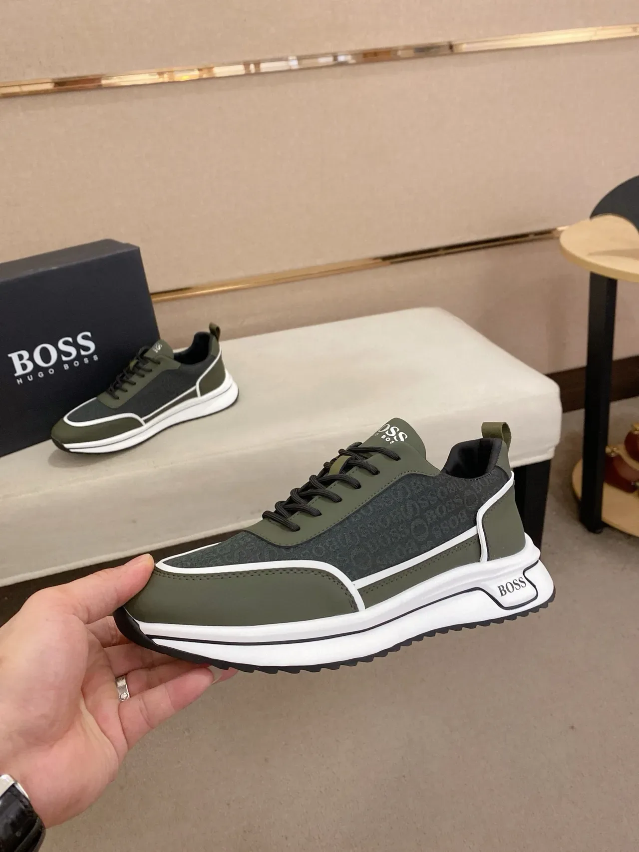 Hugo Boss Verde Militar, Branco, Oliva, Superior Sintético, Painel Cinza Monogramado, Tênis Lifestyle 3
