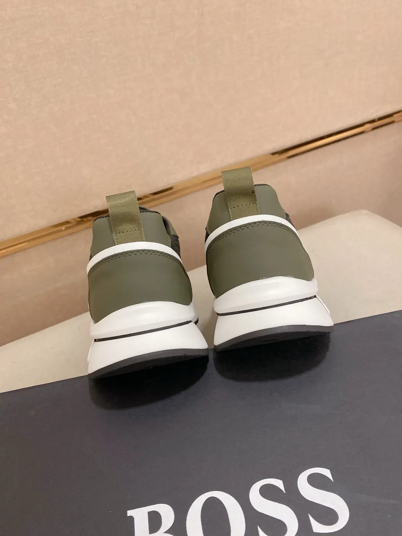 Hugo Boss Verde Militar, Branco, Oliva, Superior Sintético, Painel Cinza Monogramado, Tênis Lifestyle 8