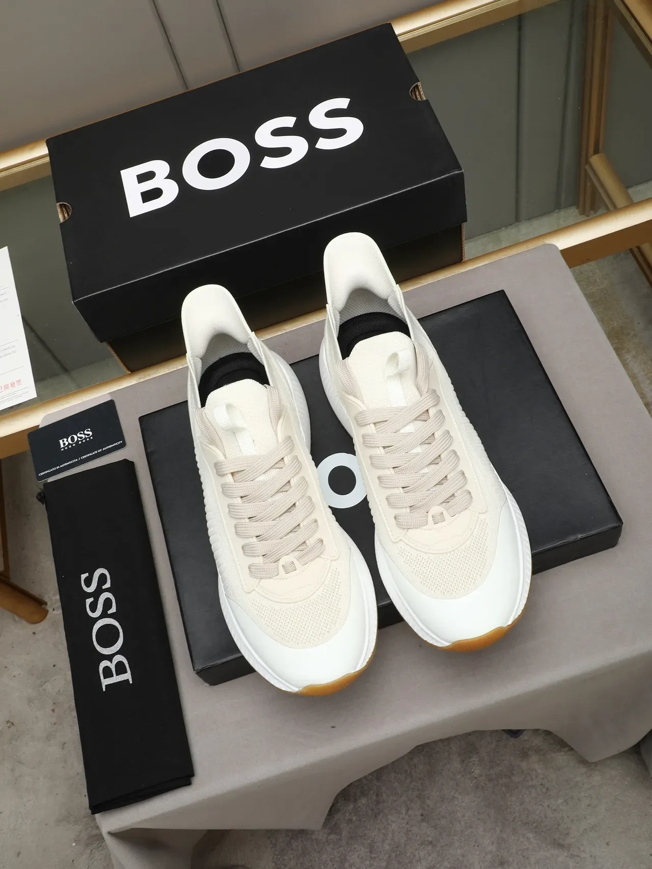 Hugo Boss বেইজ বাদামি বুনন উপর আকৃতিপূর্ণ সাদা মিডসোল স্নিকার্স 2