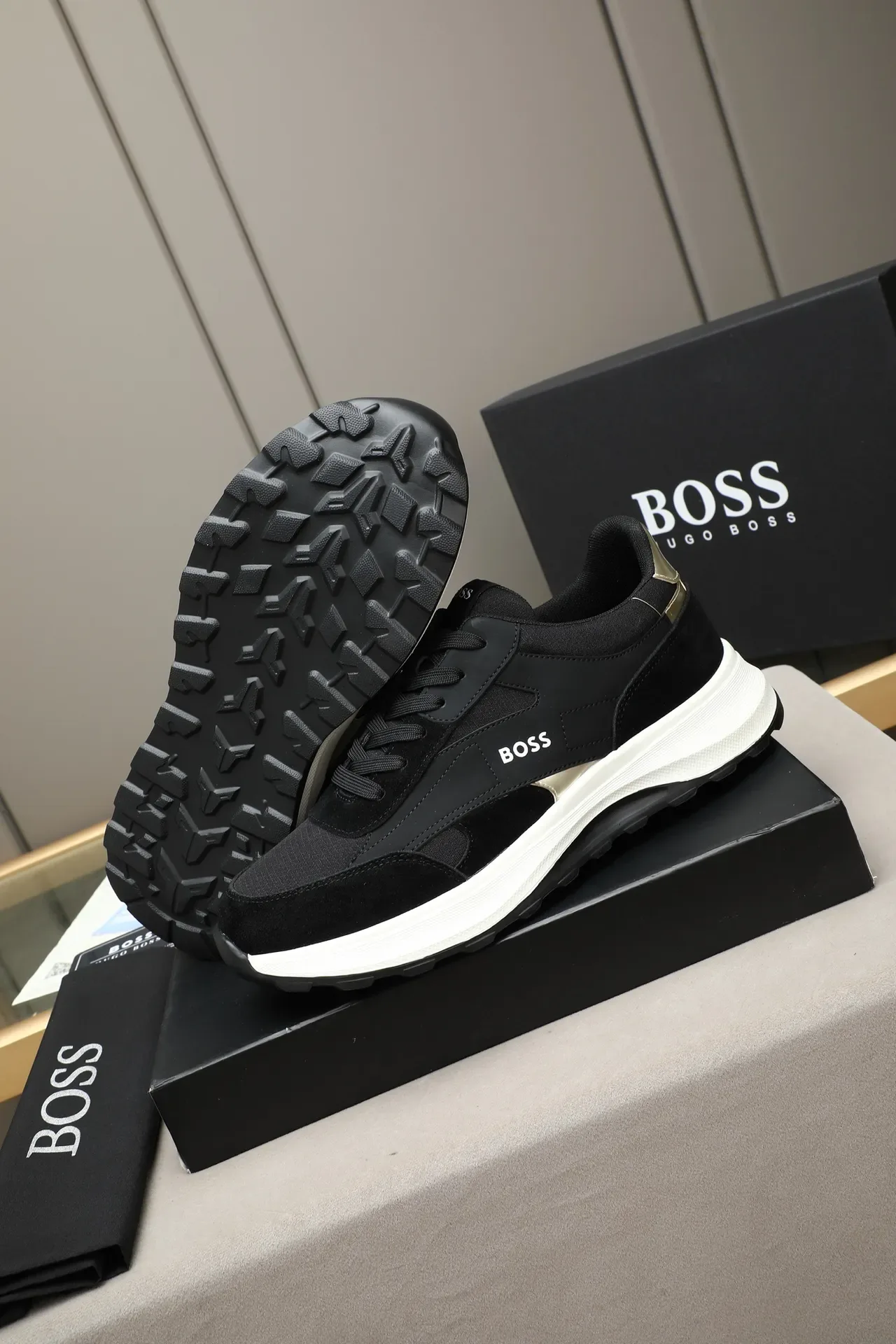 Sneakers Lifestyle Hugo Boss Noir et Or 5