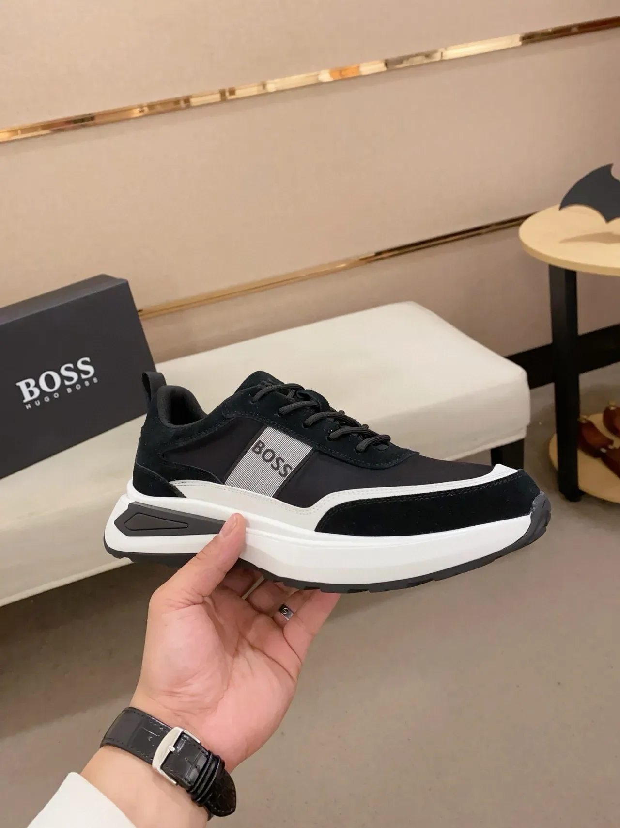 Hugo Boss أسود أبيض قاعدة سميكة مواد مختلطة علوية حذاء رياضي أسلوب حياة 4