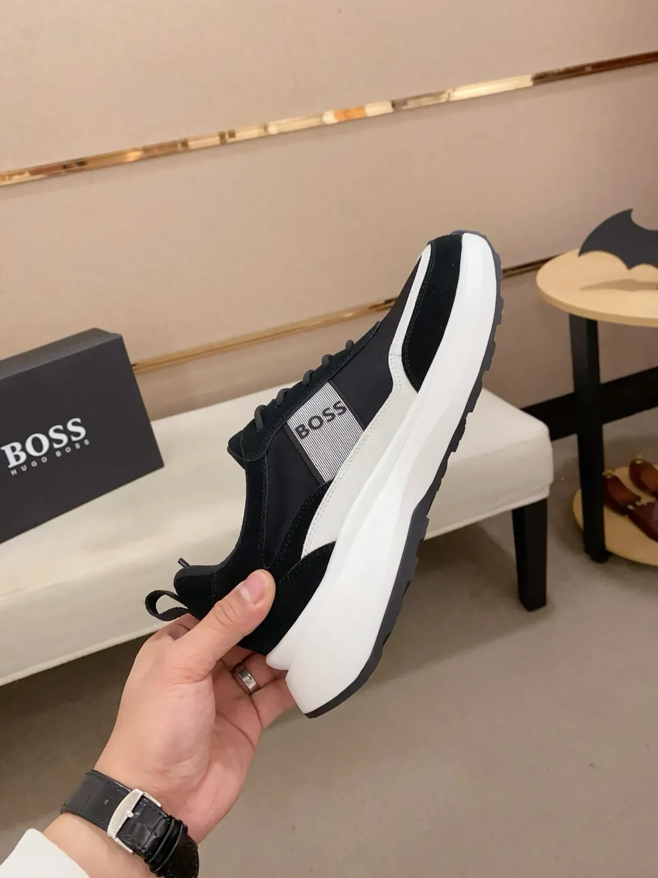 Hugo Boss أسود أبيض قاعدة سميكة مواد مختلطة علوية حذاء رياضي أسلوب حياة 5