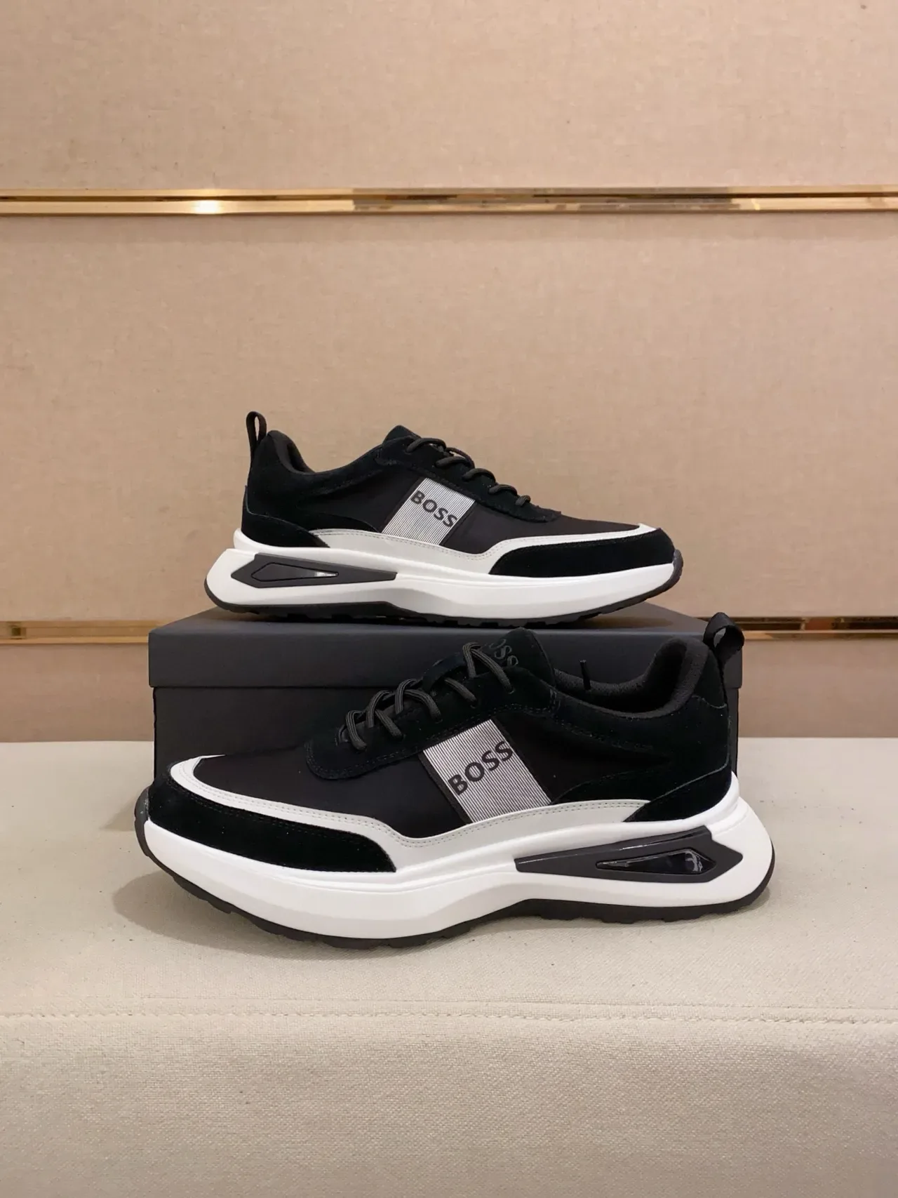Hugo Boss أسود أبيض قاعدة سميكة مواد مختلطة علوية حذاء رياضي أسلوب حياة 7