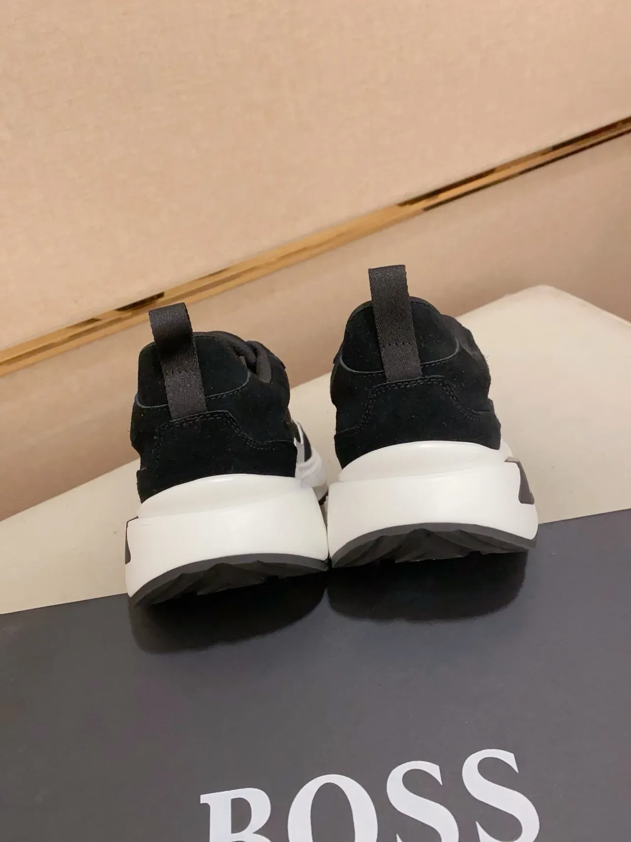 Hugo Boss أسود أبيض قاعدة سميكة مواد مختلطة علوية حذاء رياضي أسلوب حياة 8