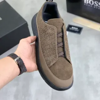 Hugo Boss Chaussures lifestyle en daim slip-on avec monogramme embossé