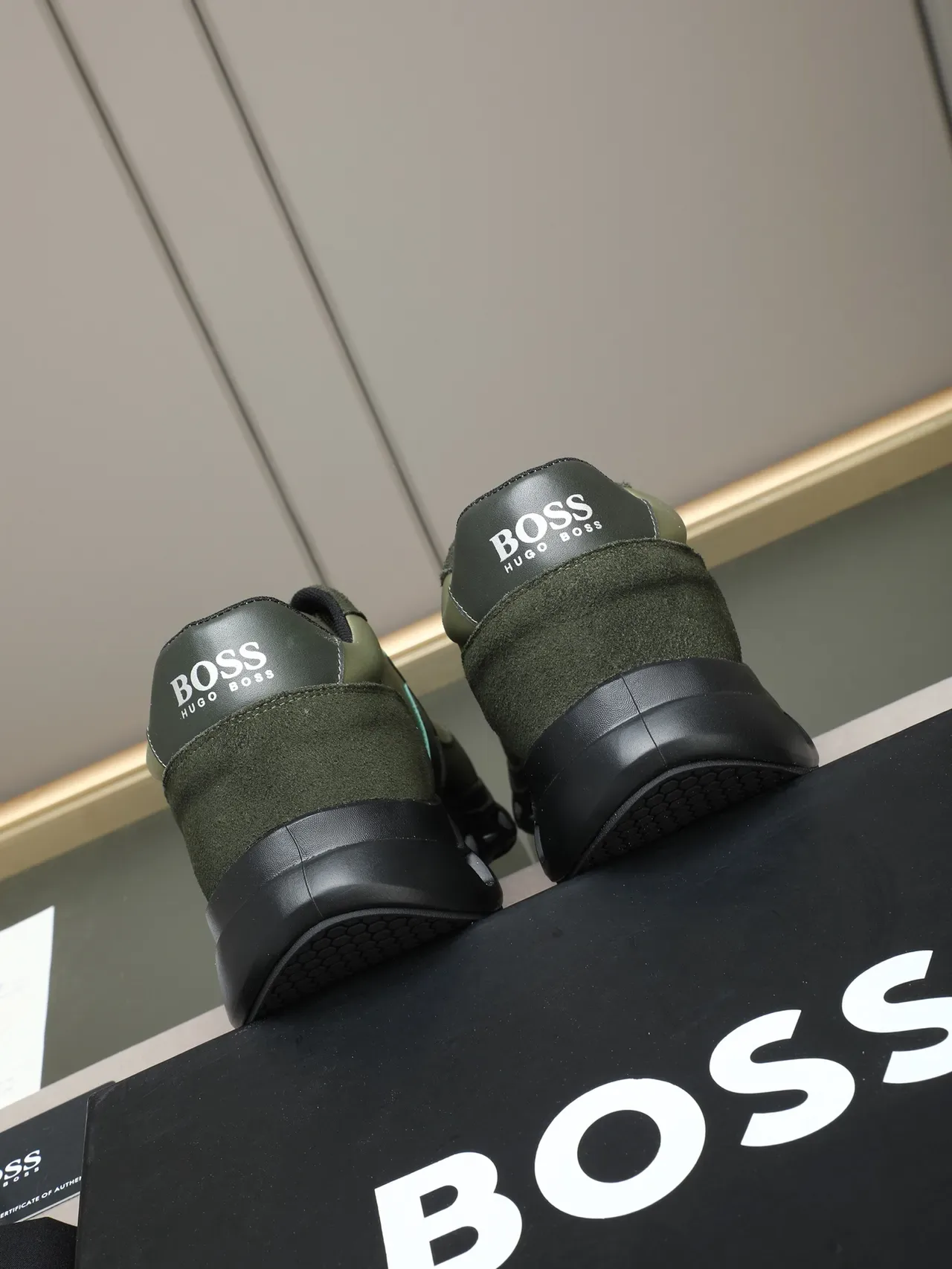 Hugo Boss Olive Green and Sage zapatillas lifestyle 3