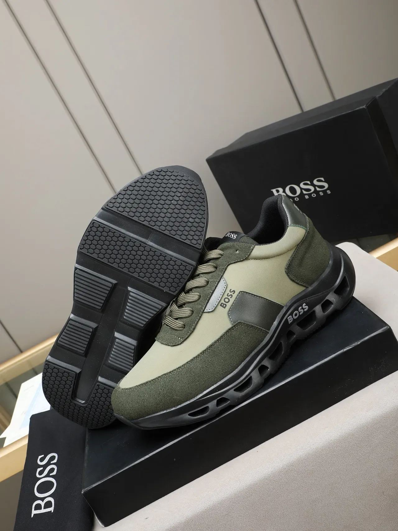 Hugo Boss Olive Green and Sage zapatillas lifestyle 4