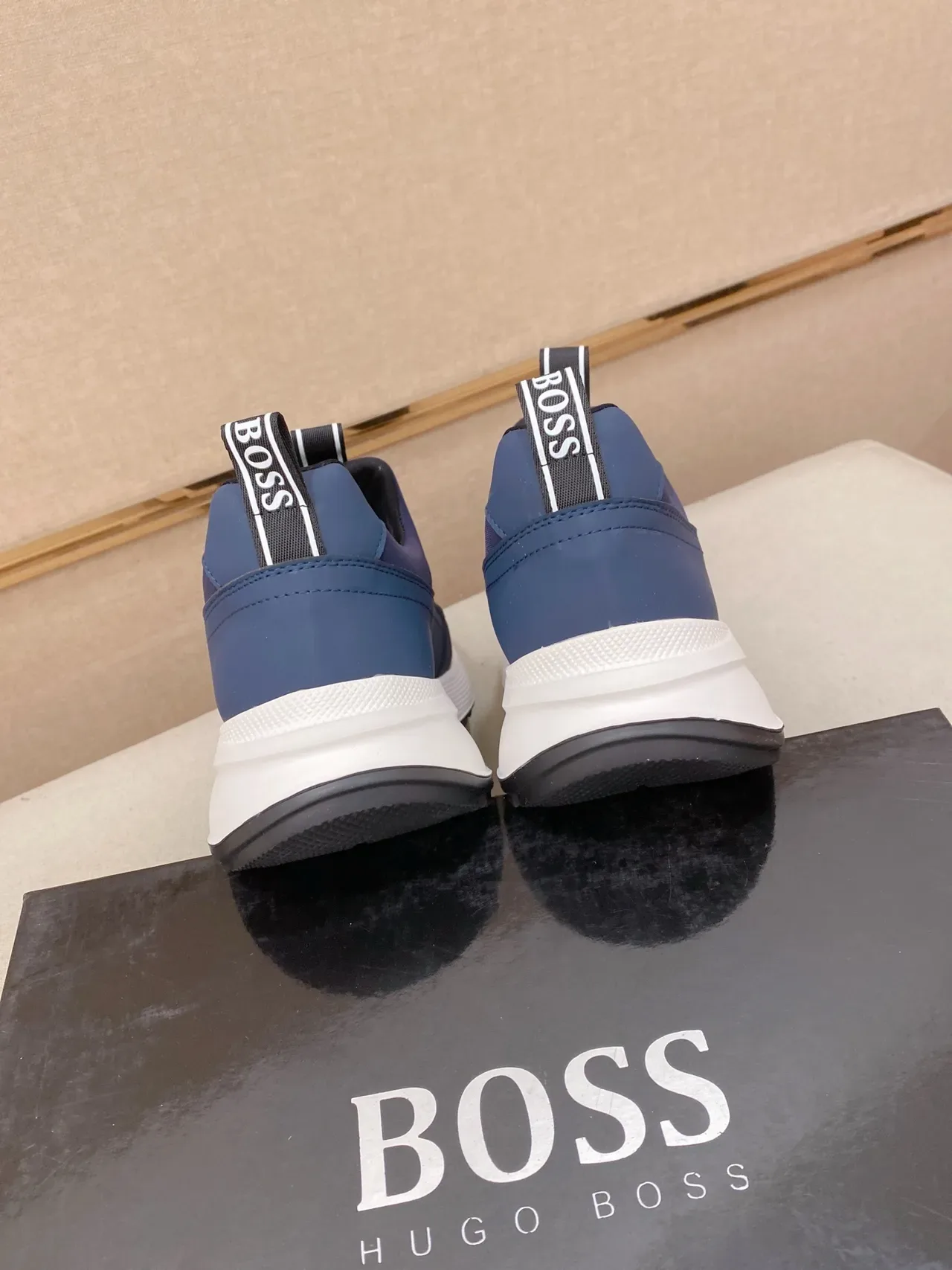 Hugo Boss 海军蓝白色中底生活方式一脚蹬休闲鞋 3