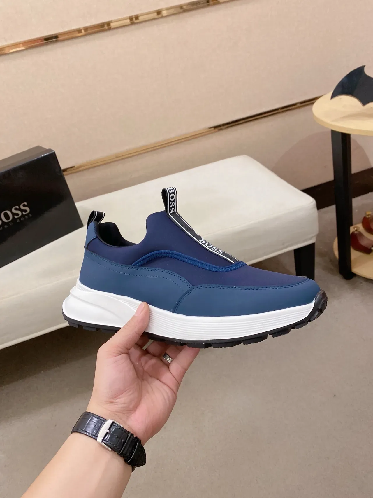 Hugo Boss 海军蓝白色中底生活方式一脚蹬休闲鞋 4
