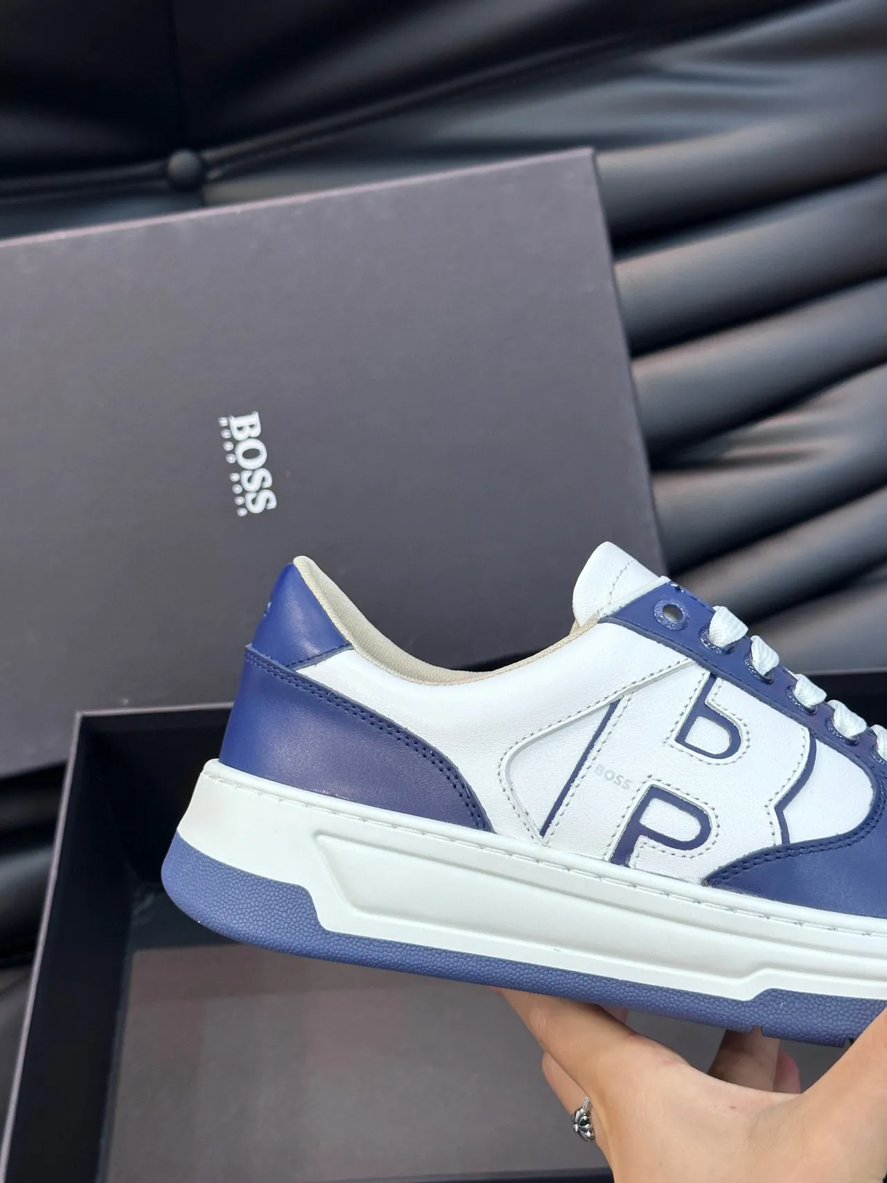 Hugo Boss Tênis Lifestyle de Couro Navy e Branco de Duas Cores 5