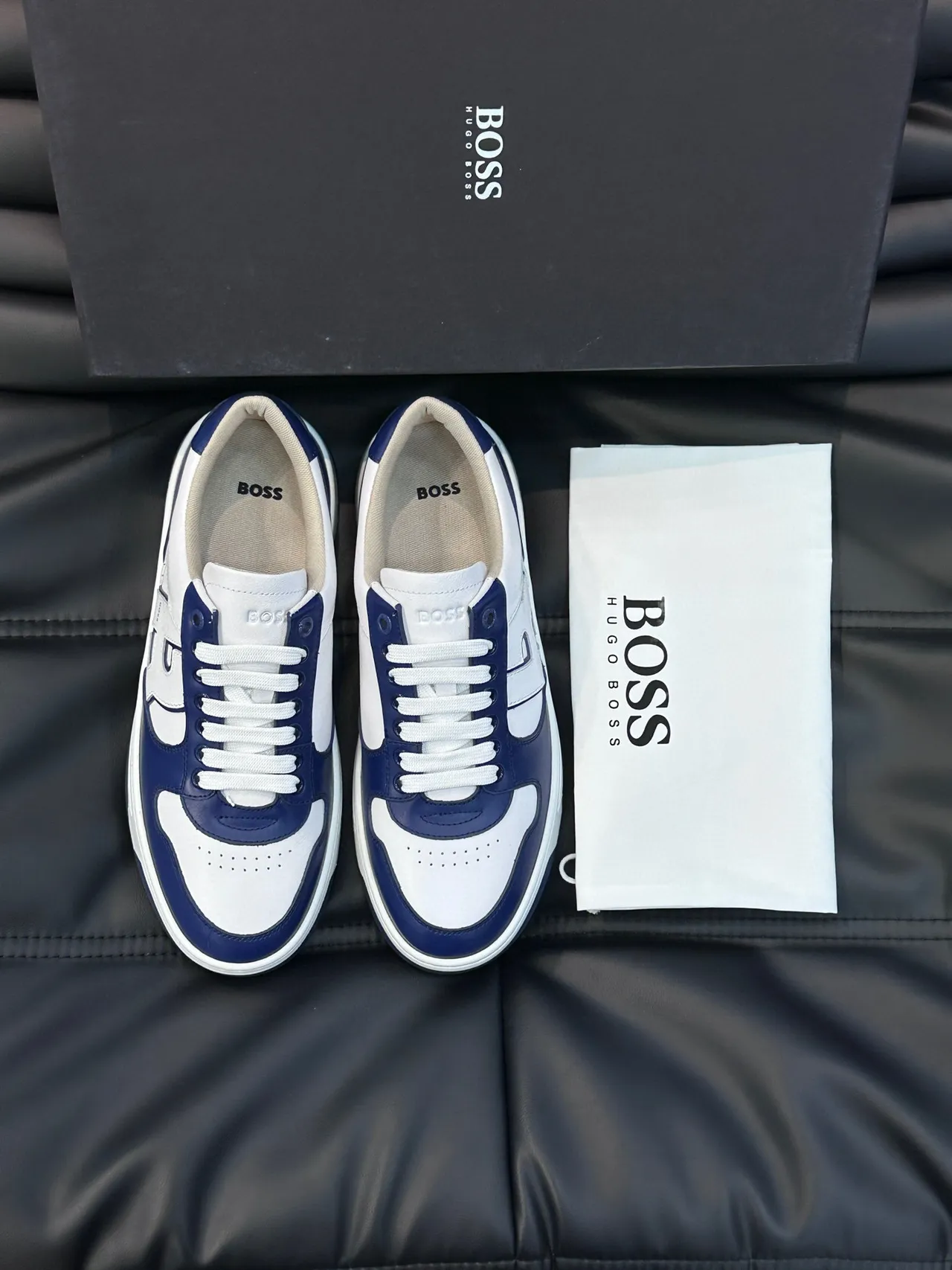 Hugo Boss Tênis Lifestyle de Couro Navy e Branco de Duas Cores 8