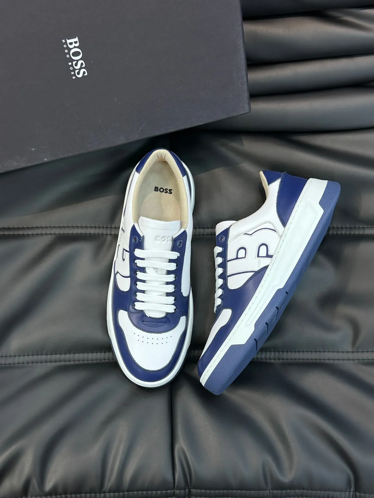 Hugo Boss Tênis Lifestyle de Couro Navy e Branco de Duas Cores 9