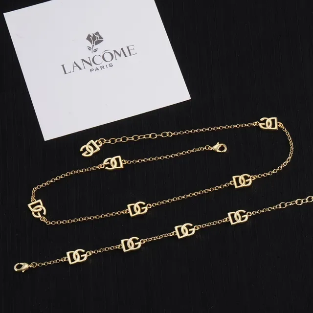 Lancôme Gold Chain Interlocking Logo Charms Bracelet 7