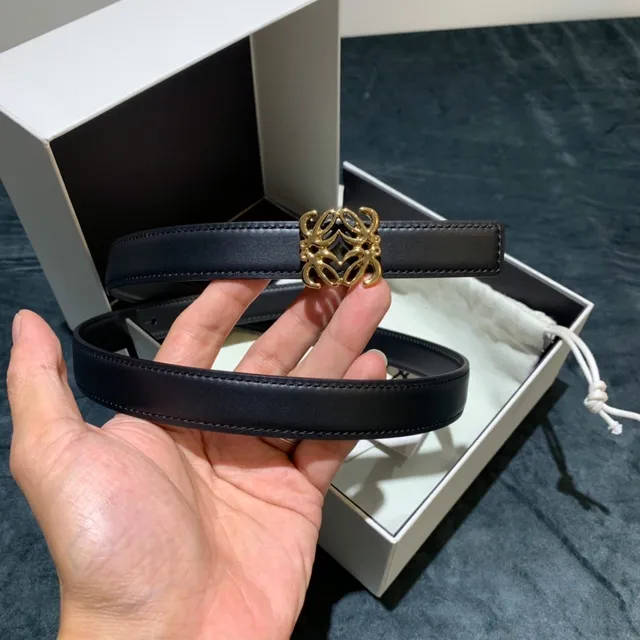 Loewe Anagram কালো সোনার পাতলা বাকল চামড়ার বেল্ট 3